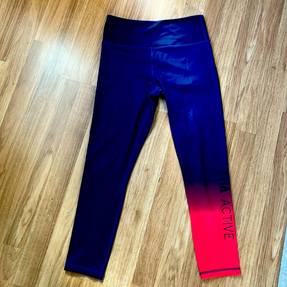 Zyia light n tight high rise 6 to 8 worn twice.  Fast shipping smoke free home